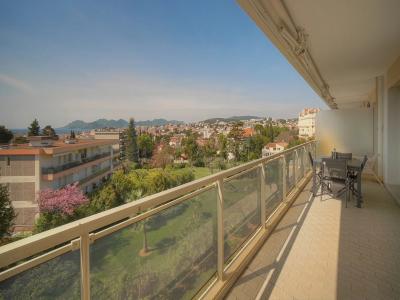 For sale Cannes 4 rooms 104 m2 Alpes Maritimes (06400) photo 2