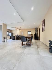 For sale PROCHE CENTRE VILLAGE 5 rooms 149 m2 Gard (30430) photo 4
