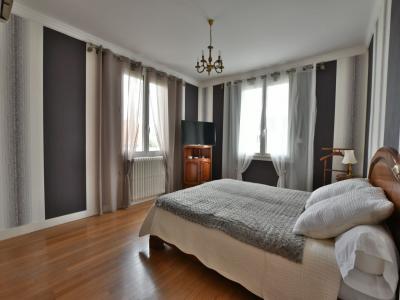 For sale CHOLET SACR COEUR 8 rooms 167 m2 Maine et loire (49300) photo 0