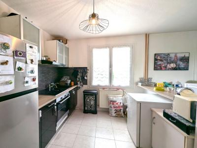 For sale RSIDENTIEL 4 rooms 63 m2 Loire (42300) photo 2