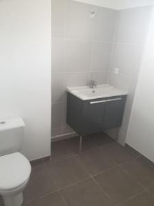 For rent Velleron 2 rooms 46 m2 Vaucluse (84740) photo 1