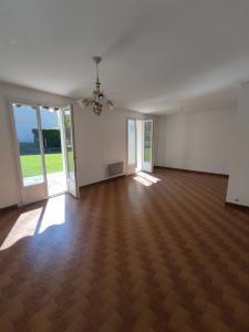 For rent Revel 5 rooms 117 m2 Haute garonne (31250) photo 1