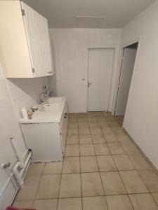 For rent Revel 5 rooms 117 m2 Haute garonne (31250) photo 3