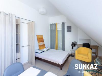 Louer Appartement 25 m2 Terre-sainte