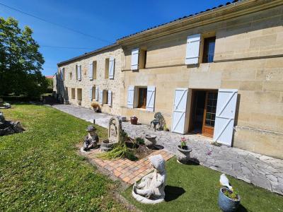 For sale Pugnac 5 rooms 196 m2 Gironde (33710) photo 0