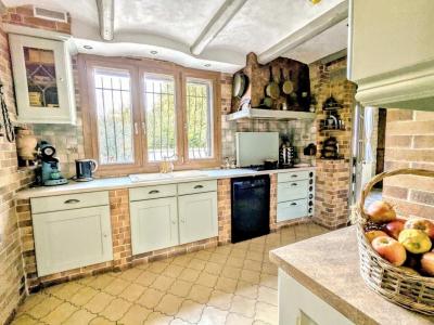 For sale Lauris 7 rooms 230 m2 Vaucluse (84360) photo 3