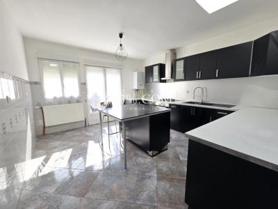 For sale Tourcoing 5 rooms 131 m2 Nord (59200) photo 0