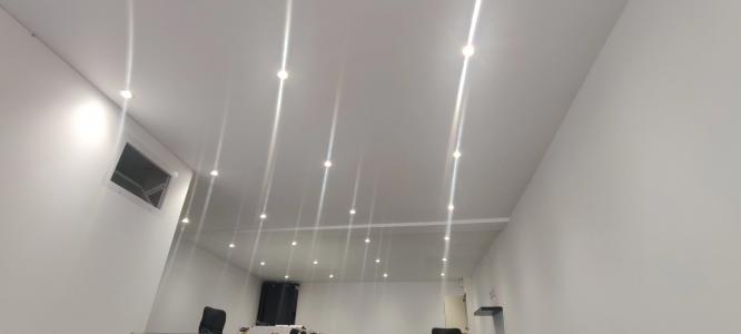 Louer Commerce Menton 1350 euros