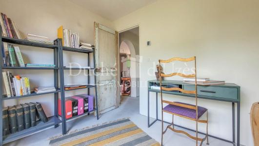 Acheter Prestige Uzes 864000 euros