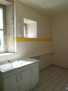 For rent Custines 3 rooms 72 m2 Meurthe et moselle (54670) photo 3