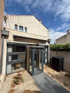 For sale Saint-martin-de-crau 4 rooms 108 m2 Bouches du Rhone (13310) photo 0