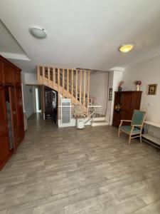 For sale Saint-martin-de-crau 4 rooms 108 m2 Bouches du Rhone (13310) photo 1