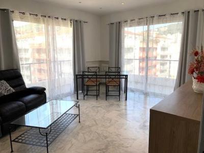 Louer Appartement 72 m2 Nice