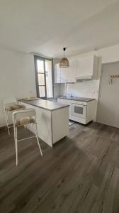 For rent Narbonne CENTRE VILLE 3 rooms 48 m2 Aude (11100) photo 2