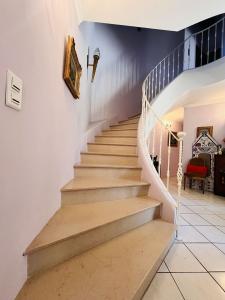 For sale RSIDENTIEL 5 rooms 168 m2 Gard (30200) photo 3