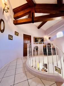 For sale RSIDENTIEL 5 rooms 168 m2 Gard (30200) photo 4