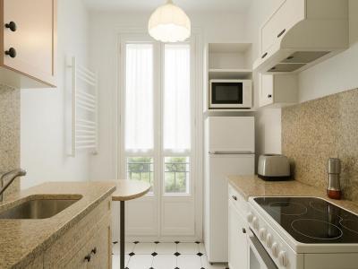 For sale 3 rooms 61 m2 Paris (75013) photo 2