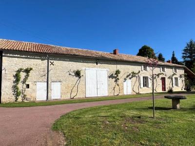 For sale 8 rooms 293 m2 Deux sevres (79190) photo 1