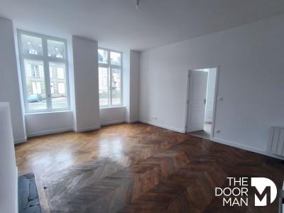 For sale Mayenne 2 rooms 30 m2 Mayenne (53100) photo 2
