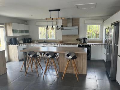 For sale Lussant 7 rooms 200 m2 Charente maritime (17430) photo 4