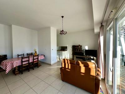 For sale Montpellier 4 rooms 89 m2 Herault (34070) photo 2