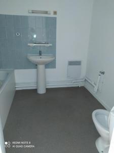 For rent Blanc 3 rooms 71 m2 Indre (36300) photo 2