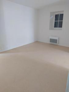 For rent Fontgombault 1 room 42 m2 Indre (36220) photo 1