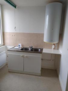 For rent Rosnay 1 room 40 m2 Indre (36300) photo 2