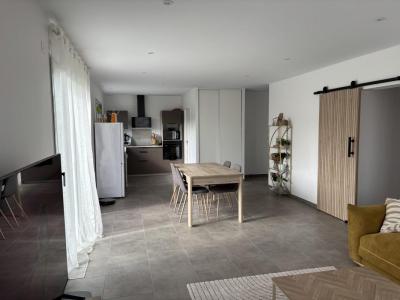For rent Vaire 4 rooms 87 m2 Vendee (85150) photo 1