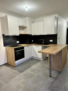 For rent Bezannes 2 rooms 45 m2 Marne (51430) photo 2