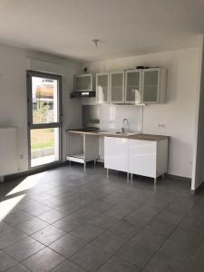 For rent Melun 2 rooms 43 m2 Seine et marne (77000) photo 2