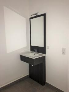 For rent Melun 2 rooms 43 m2 Seine et marne (77000) photo 4