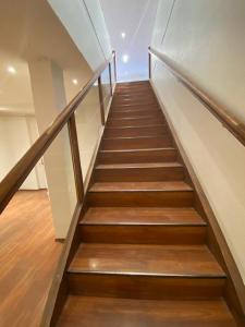 For rent Paris-20eme-arrondissement 200 m2 Paris (75020) photo 2