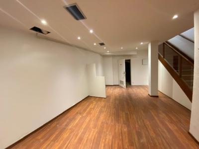 For rent Paris-20eme-arrondissement 200 m2 Paris (75020) photo 3