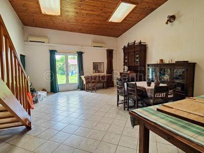For sale Sauze-vaussais 7 rooms 166 m2 Deux sevres (79190) photo 2