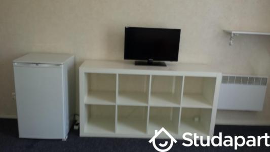For rent Guyancourt 1 room 16 m2 Yvelines (78280) photo 0