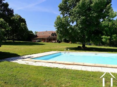 For sale Montmelard 8 rooms 250 m2 Saone et loire (71520) photo 1