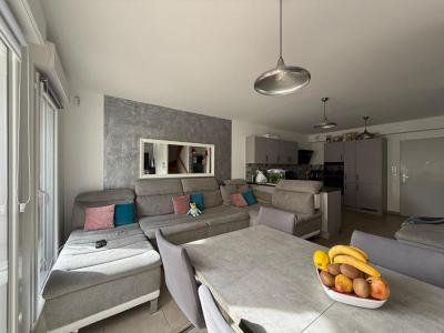For sale Miramas 5 rooms 89 m2 Bouches du Rhone (13140) photo 2