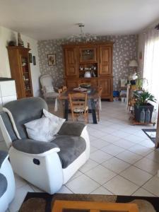 For sale Bauge 5 rooms 114 m2 Maine et loire (49150) photo 1