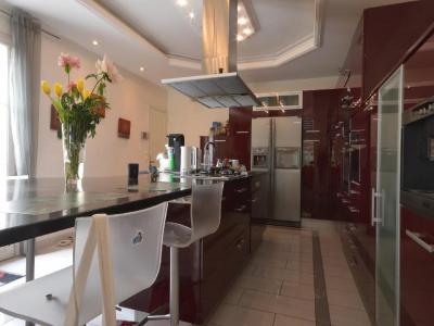 For sale 6 rooms 150 m2 Charente maritime (17440) photo 2