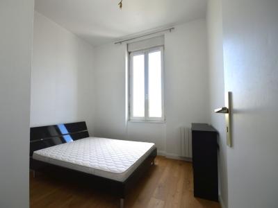For sale 2 rooms 37 m2 Charente maritime (17000) photo 2