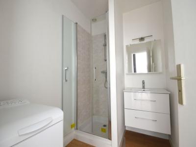 For sale 2 rooms 37 m2 Charente maritime (17000) photo 4