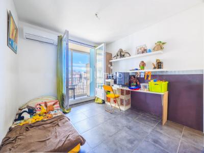 For sale Marseille-10eme-arrondissement 4 rooms 82 m2 Bouches du Rhone (13010) photo 4