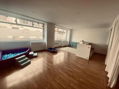 For rent Paris-17eme-arrondissement 94 m2 Paris (75017) photo 0