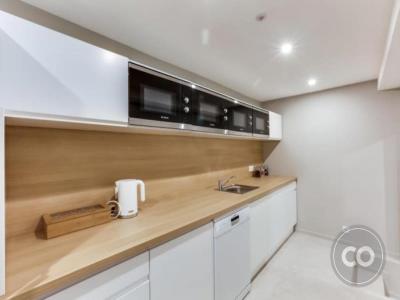 Louer Bureau Paris-16eme-arrondissement 102400 euros