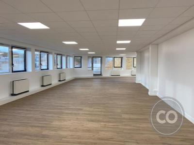 For rent Issy-les-moulineaux 1648 m2 Hauts de Seine (92130) photo 1