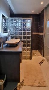 For sale Motte-d'aigues 7 rooms 193 m2 Vaucluse (84240) photo 2