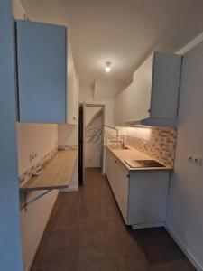 For rent Cadenet 1 room 23 m2 Vaucluse (84160) photo 3