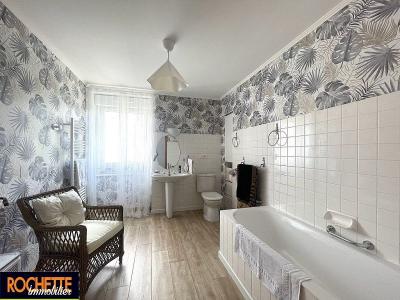 For sale Balbigny 8 rooms 188 m2 Loire (42510) photo 4