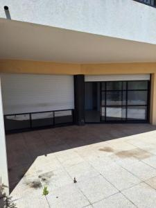 For rent Entraigues-sur-la-sorgue 3 rooms 82 m2 Vaucluse (84320) photo 2